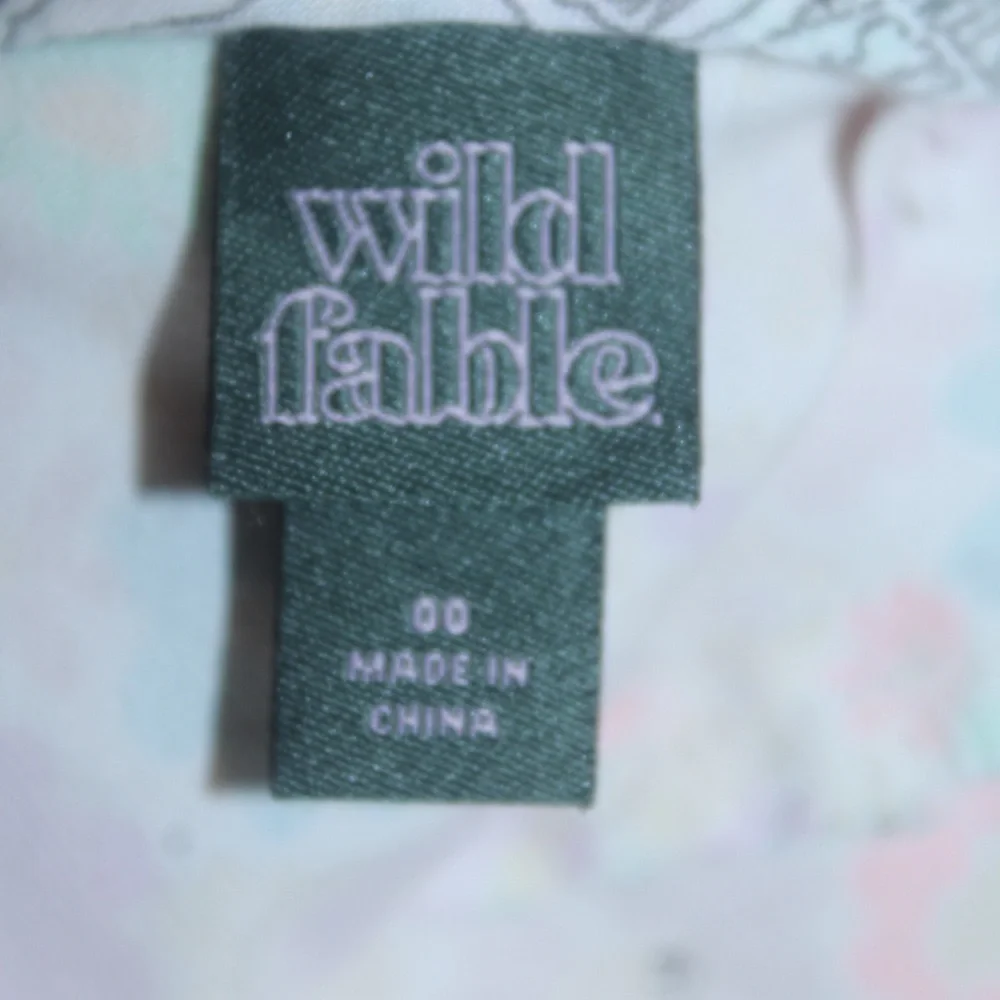 Wild Fable Size 00 Bright Floral Mini Skirt w/slit
